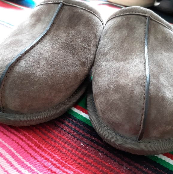 Ugg slippers - Picture 3 of 5